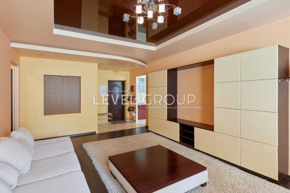 Простора трикімнатна квартира з ремонтом Голосіїво Голосіївський парк