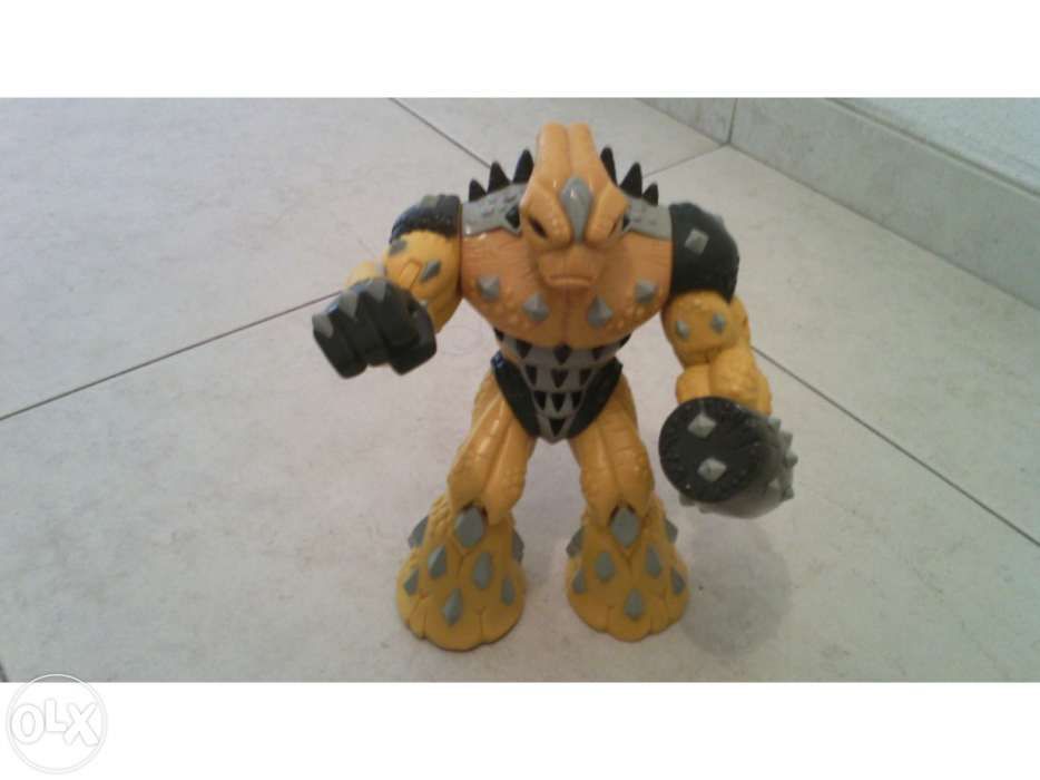 Bonecos dos gormiti que imitem sons