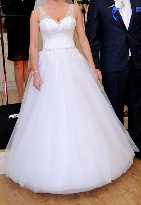 Biała suknia ślubna r. 38 z kryształkami