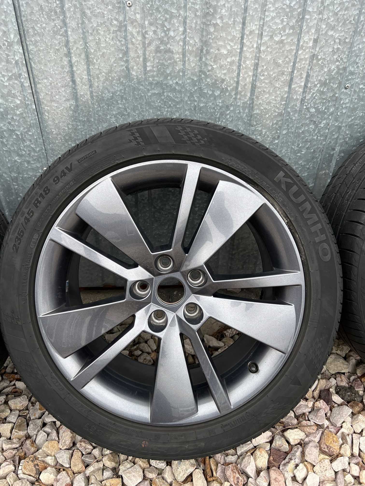 Oryginalne koła lato skoda superb KUMHO 235/45 R18 2021