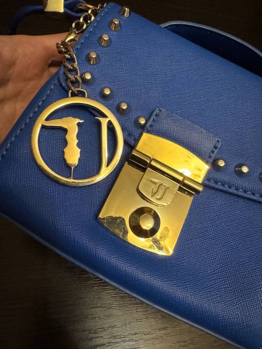 Сумка  кросбоді від бренду trussardi