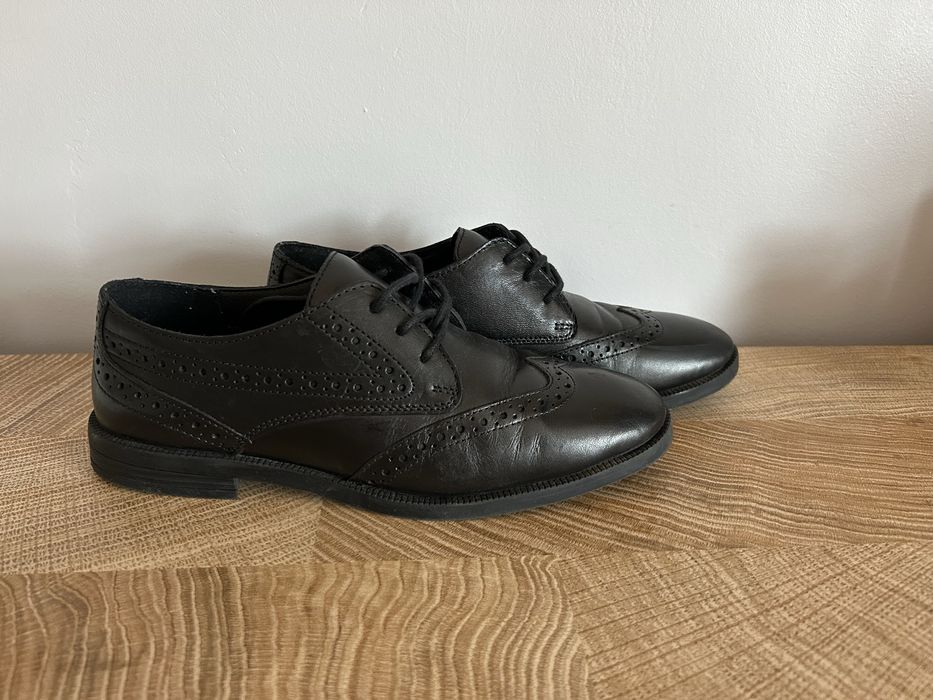 Buty r. 36 skórzane eleganckie czarne do Komunii Smyk
