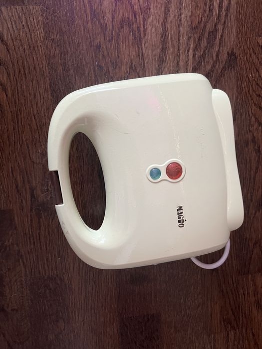 Сендвичница MAGIO MG-360