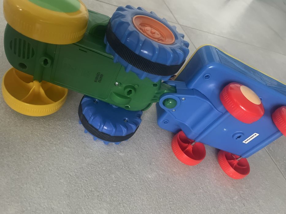 Трактор зі звірами