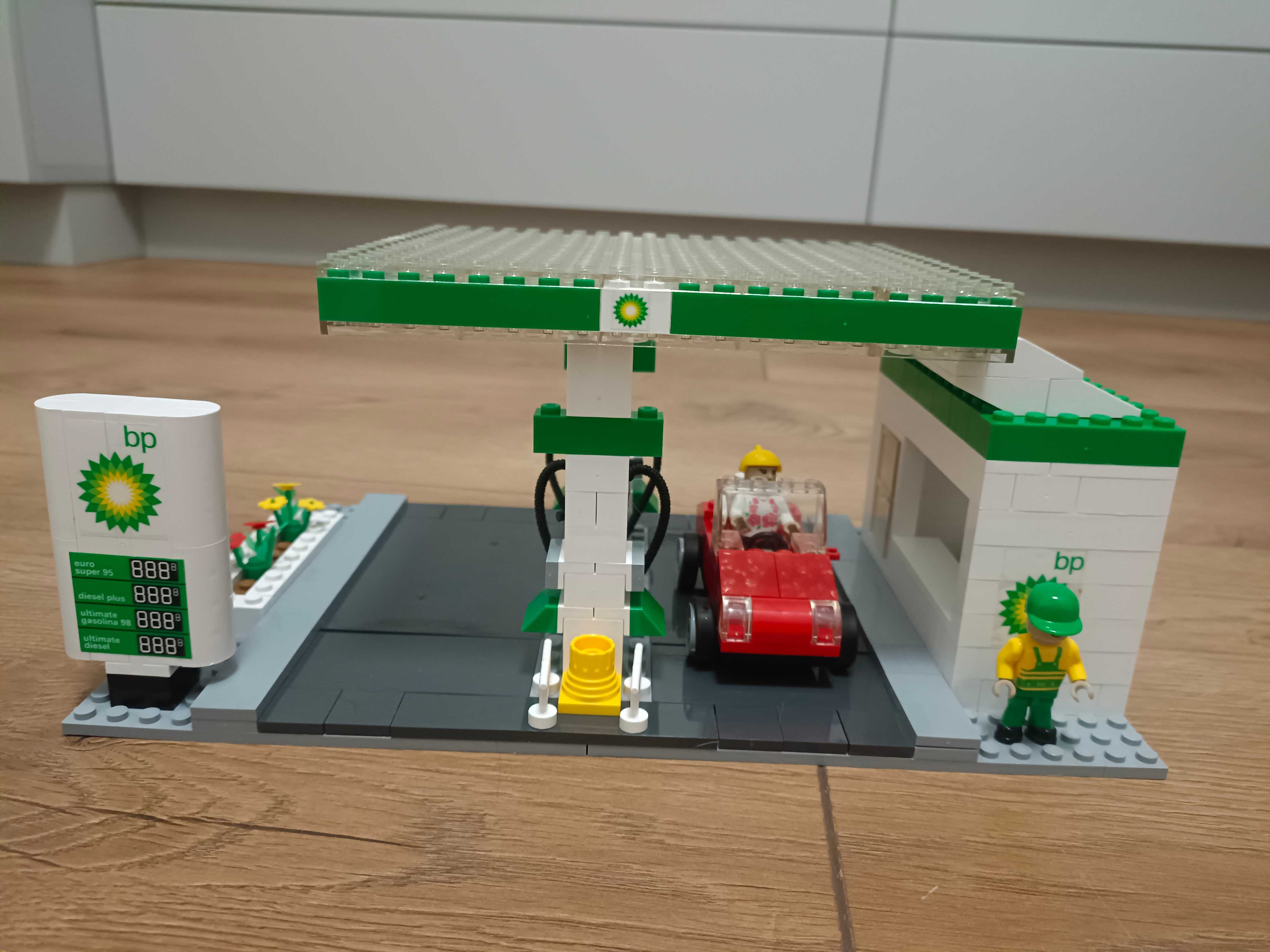 Zestaw klocki LEGO, stacja benzynowa bp