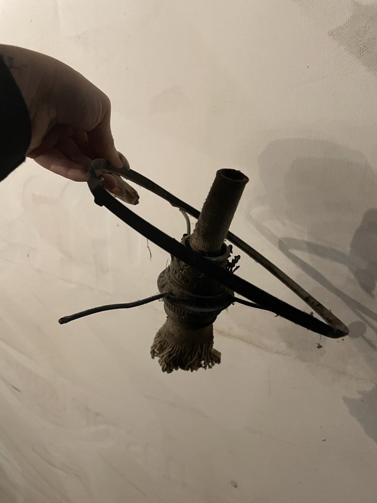 Knot do lampy z profilu
