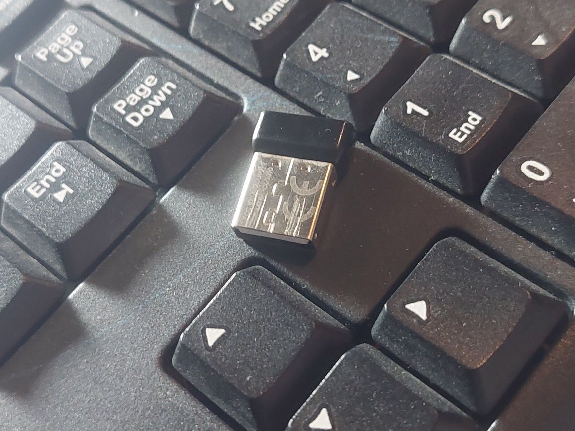 Klawiatura biurowa Logitech z myszką