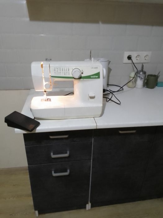 Продам швейную машинку  Brother