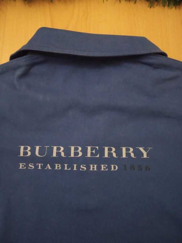 Polo da marca Burberry