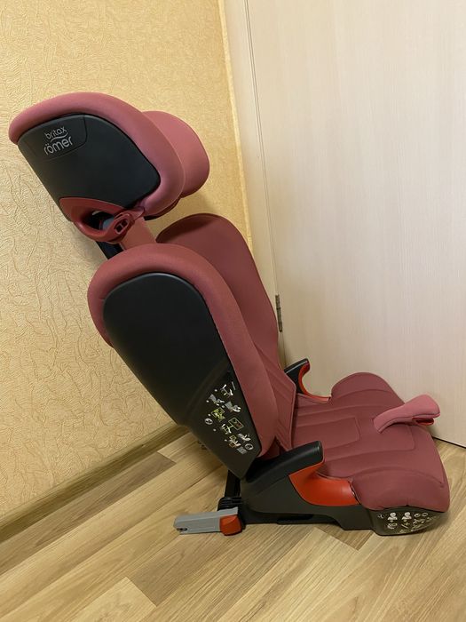 Автокресло-Бустер Britax-Romer Kidfix 2 R с 3 до 12 лет