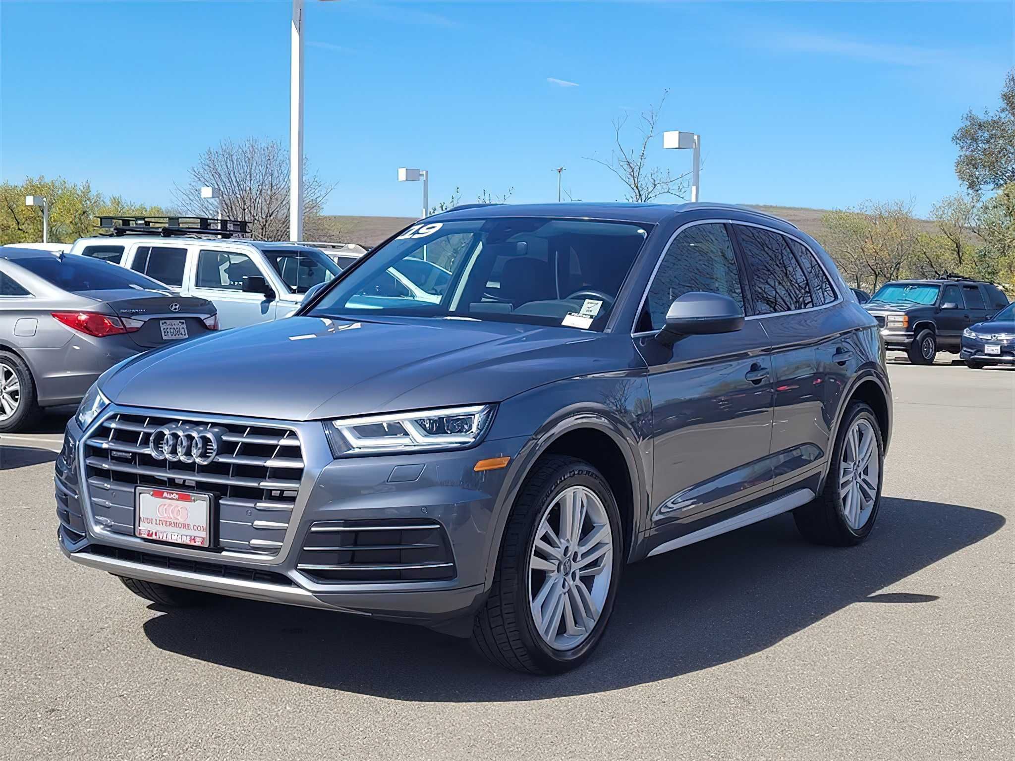 Audi Q5  2019 Gray