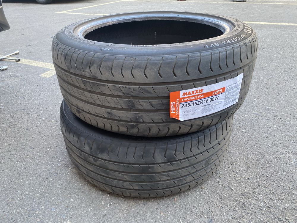 Шины Maxxis Б/У ЛЕТО 2 шт .235/60R18.ГОД 2023