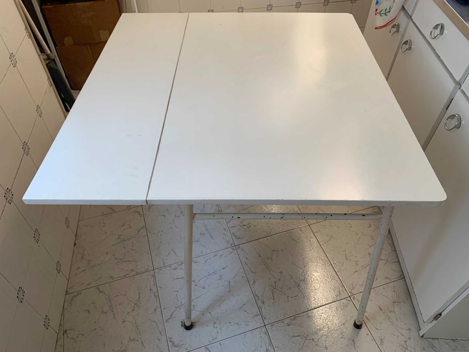 Mesa de Cozinha (Abre/Fecha 30cm)