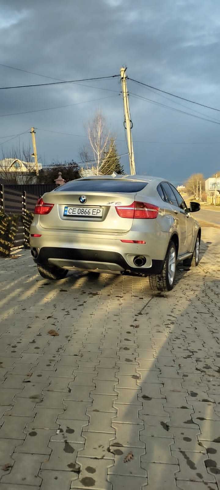 BMW X6        2011