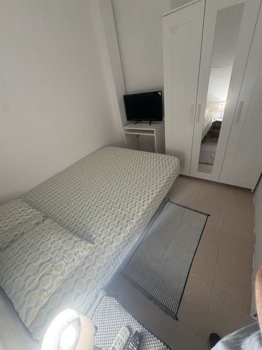 Alugo quarto casal ou solteiro