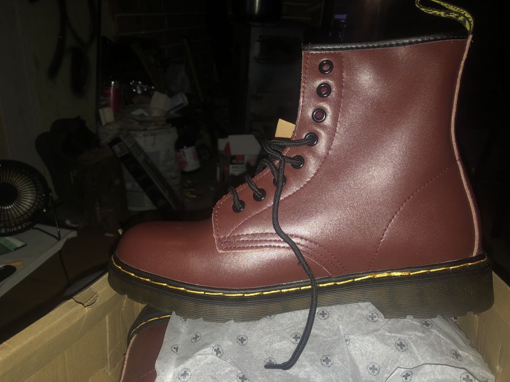 Buty Dr Martens bordowe ośmiodziurkowe nowe