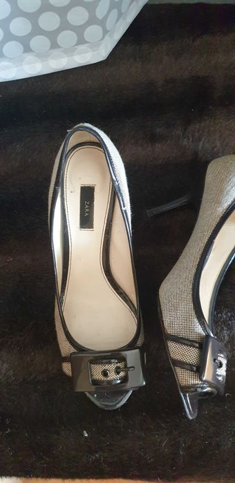 Sapato peep toe da Zara