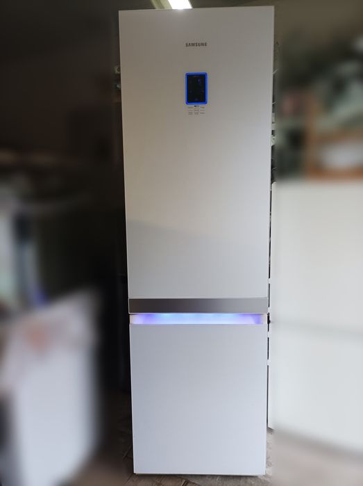 Lodówka Samsung No Frost szklany front RL55VTE1L