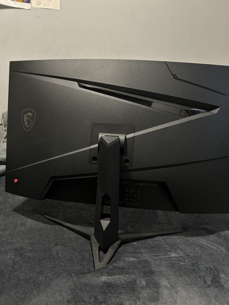 Monitor MSI G273CQ 27" 2560x1440px 170Hz 1 ms Curved