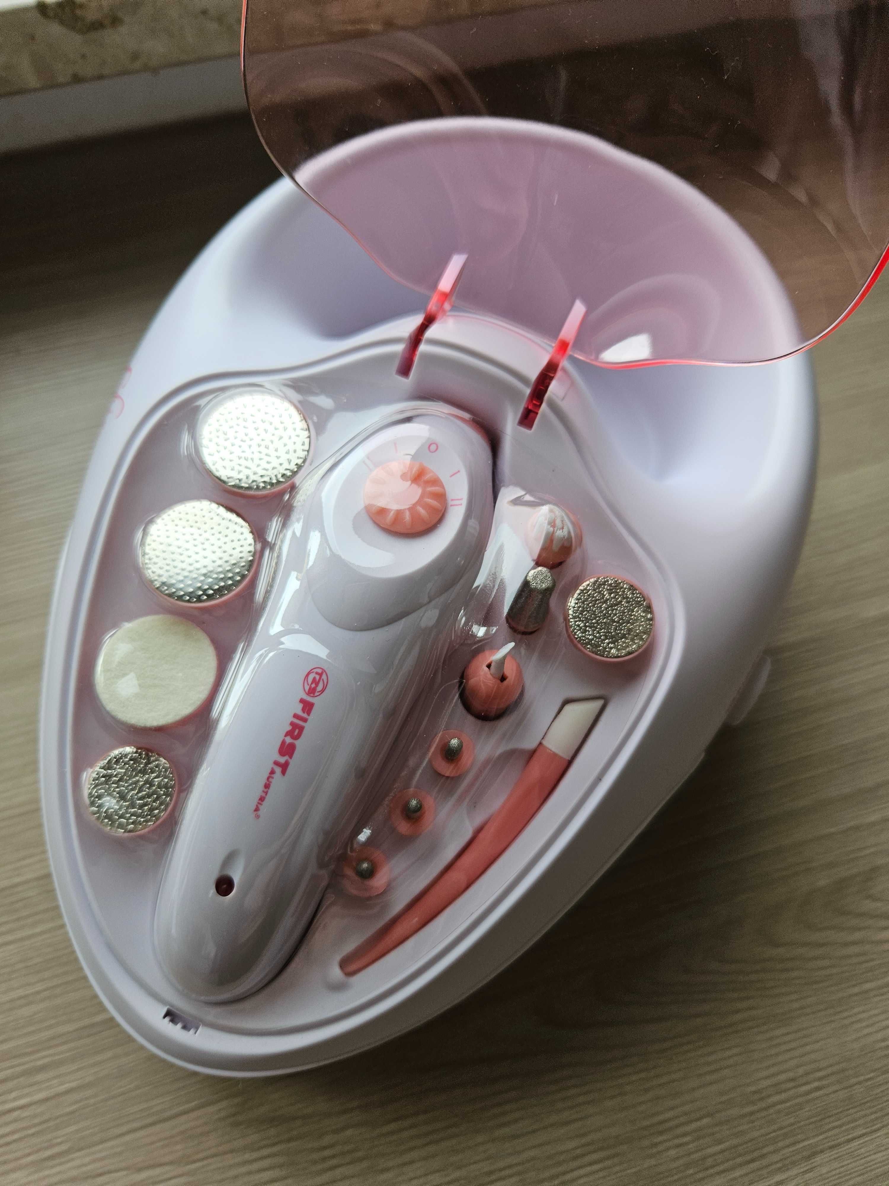 Zestaw do manicure i pedicure FA-8186 First Austria