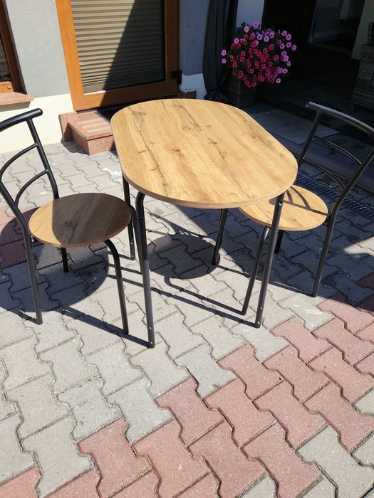 Stół + 2 krzesła GADSTRUP z Jysk D92cm S55cm W75