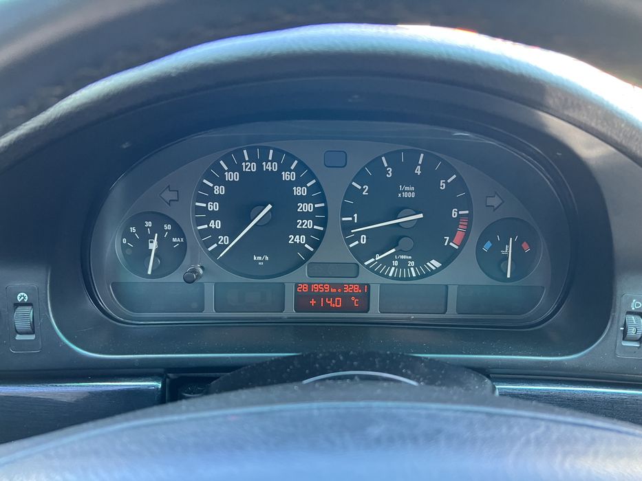 Продам BMW 523 1998