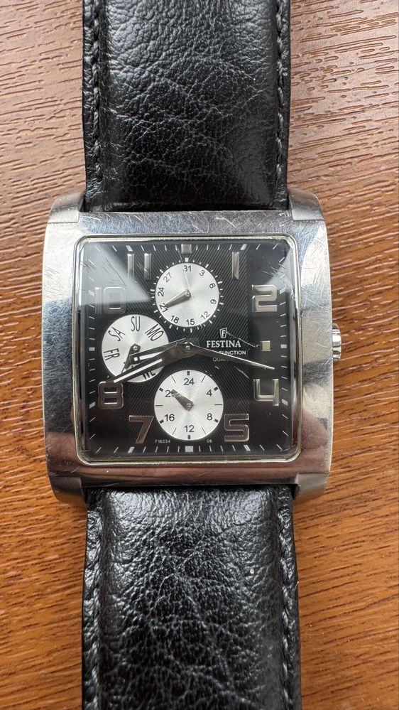 Часы Festina F16235