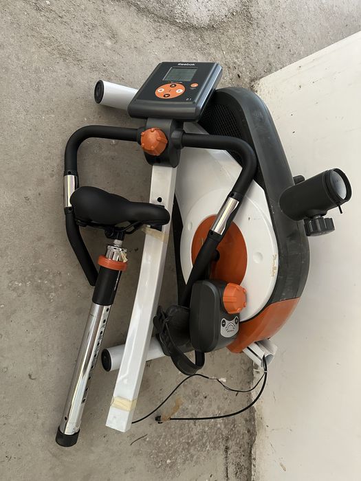Bicicleta Reebok para exercício físico