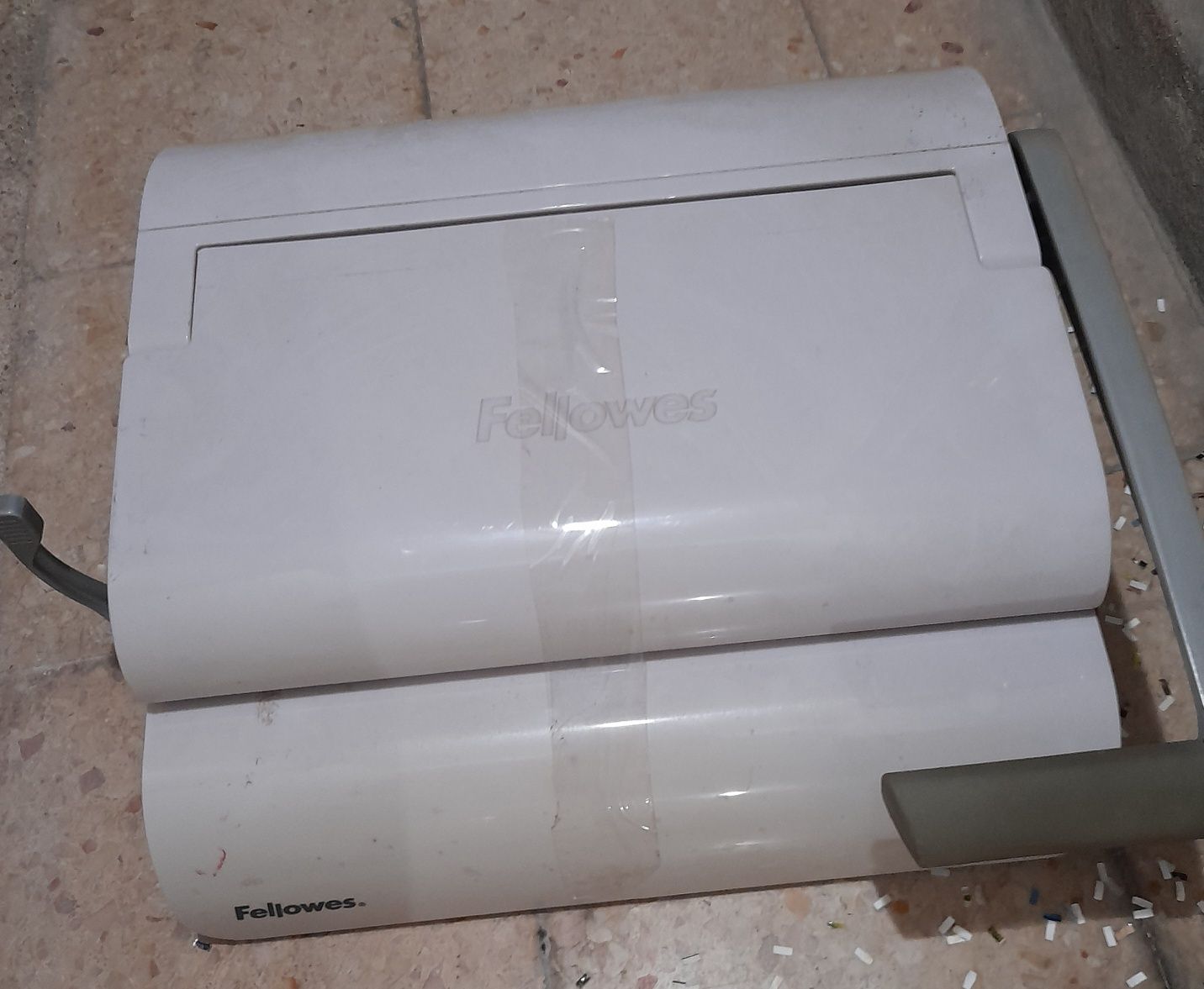 Encardernadora Argolas de Plástico Fellowes  Pulsar 300