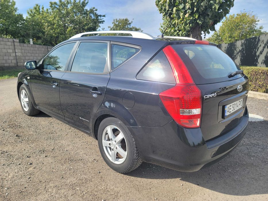 Kia Ceed 2009, 1.4 MT (90 к.с.)