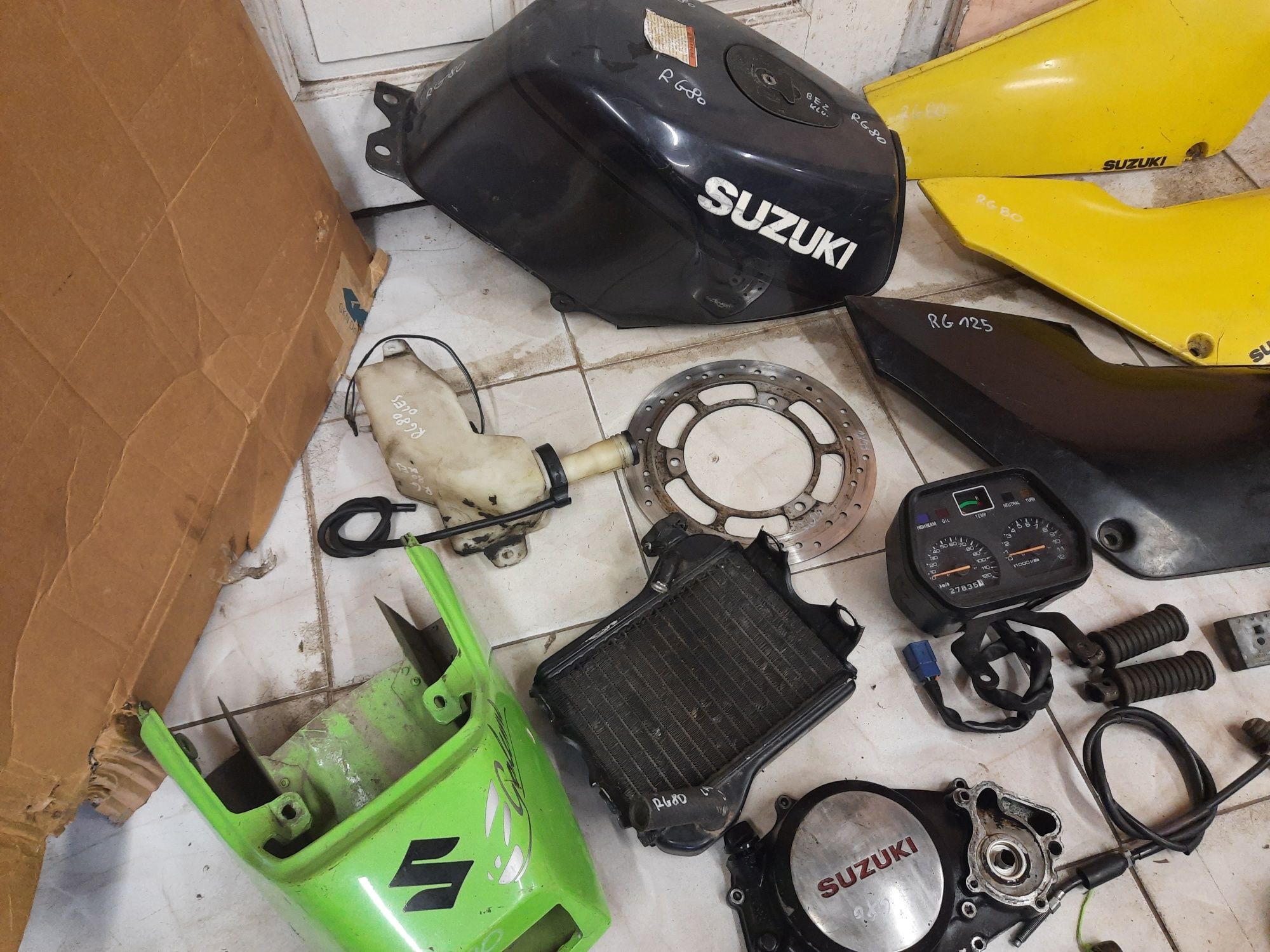 Suzuki RG 80 silnik części wał sprzęgło cylinder bak magneto licznik