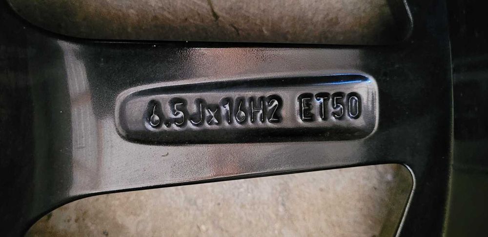 Komplet kół_felgi aluminiowe_opony zimowe_ 16" Dacia Duster II