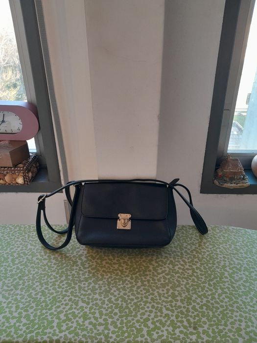 Vendo Mala de Senhora muito bonita como nova