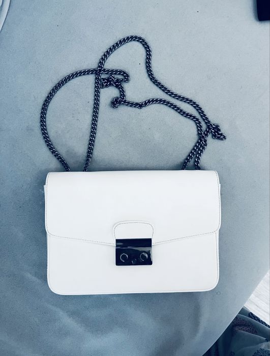 Белая сумка на плече кроссбоди клатч gucci кожа