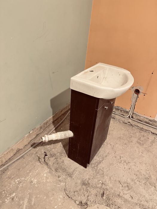 Sprzedam szafkę z umywalką