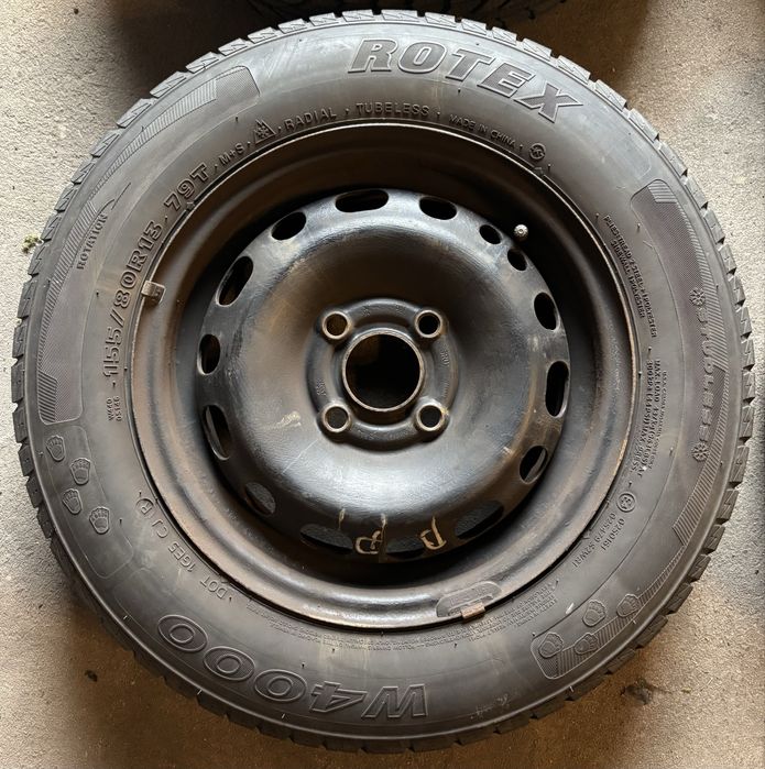 Opony zimowe wraz z felgami 155/80 R13 x 4szt