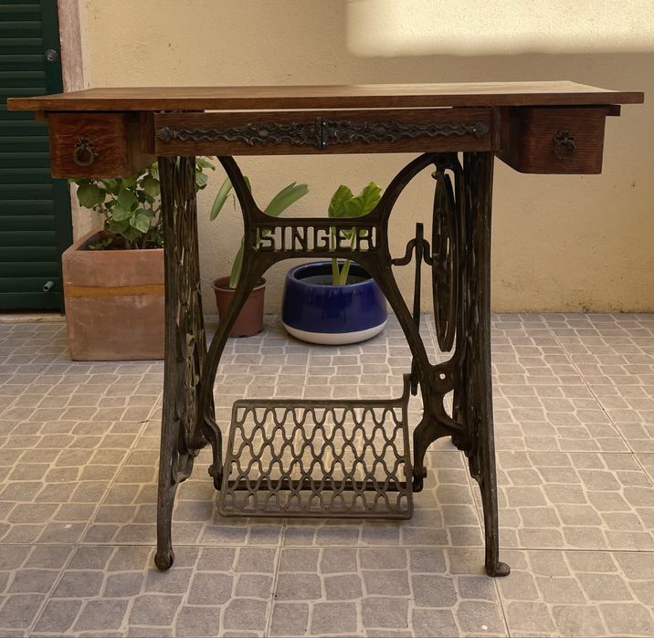 Mesa de costura Singer