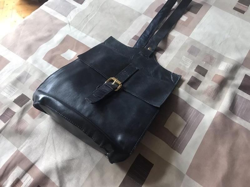 Кожаный мужской рюкзак на одно плечо asos.