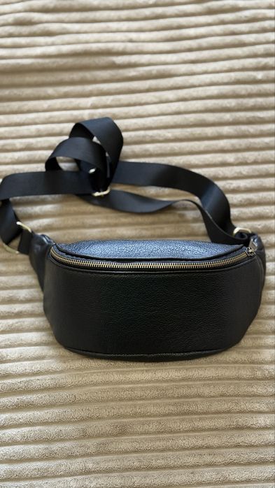 Шкіряна сумка бананка