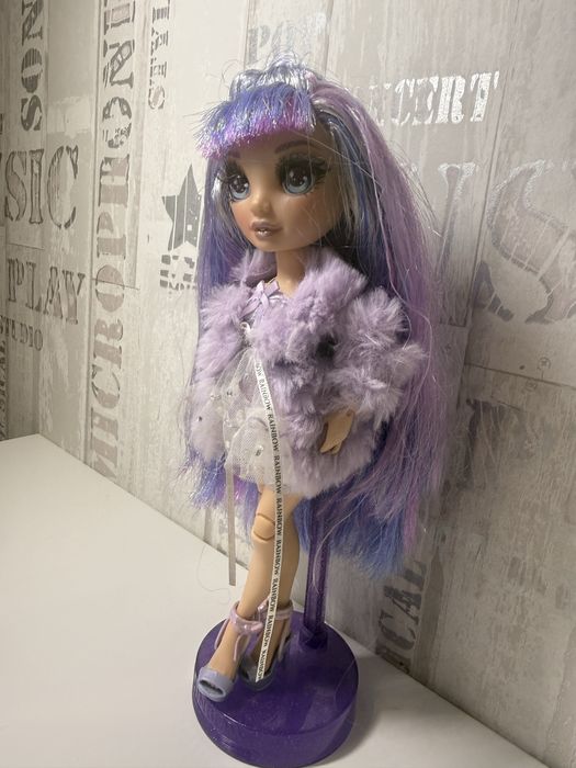Rainbow High Виолетта Уиллоу (Violet Willow).