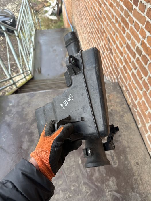 Корпус повітряного фільтра фильтра Toyota Prius 1.8 XW30 17893-37040