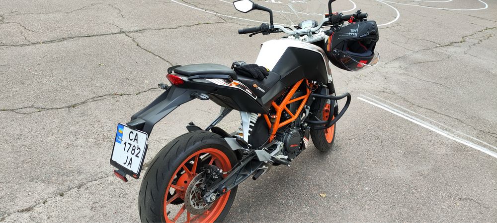 Мотоцикл KTM DUKE 390