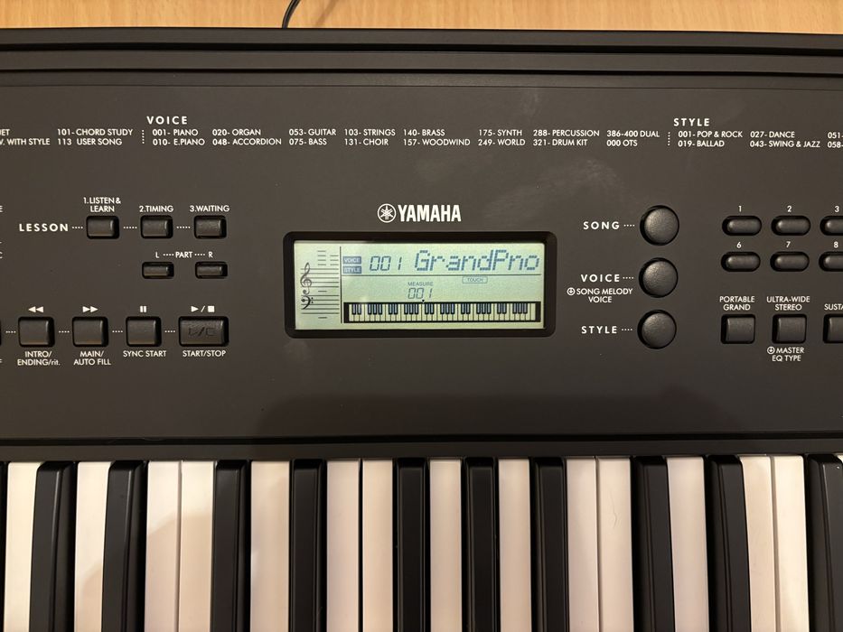 Yamaha PSR-E360B