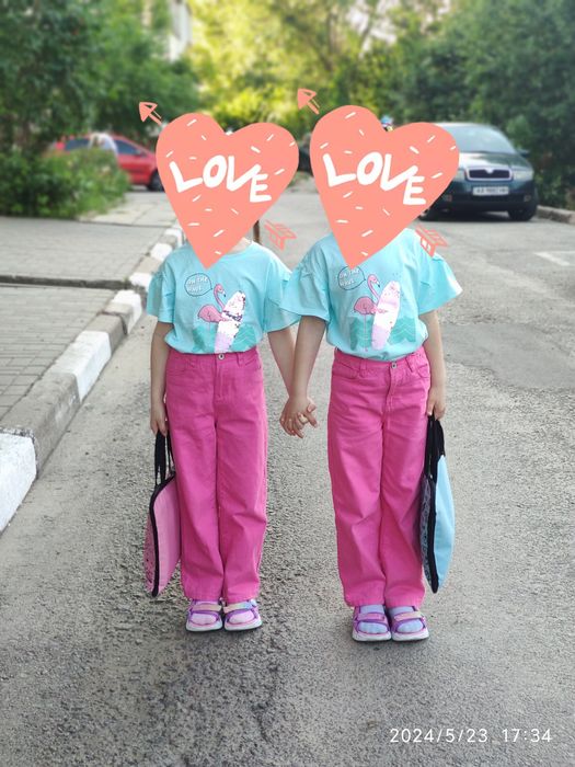 Джинси для двійні близнюків