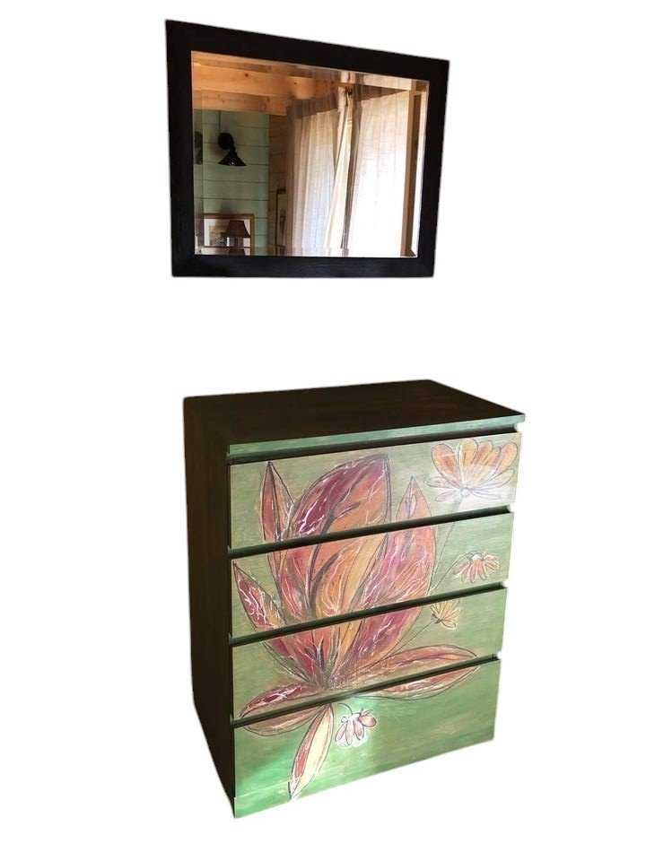 Conjunto de cómoda e espelho
antiga cômoda do ikea,  pintada a mão