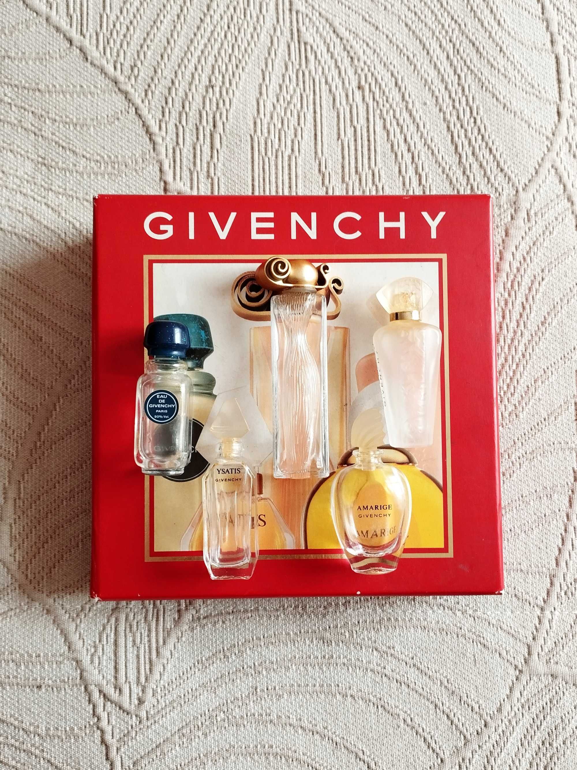 Conjunto de Miniaturas de Perfume Givenchy