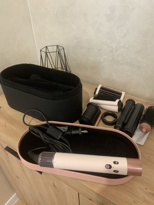 Стайлер Dyson в ідеалі
