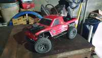 Rc axial  em bom estado com material