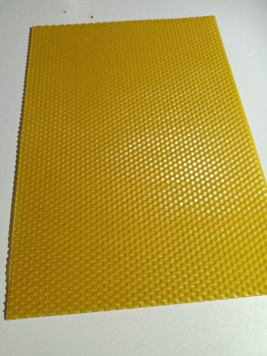 Przerób wosku na węzę węza pszzela