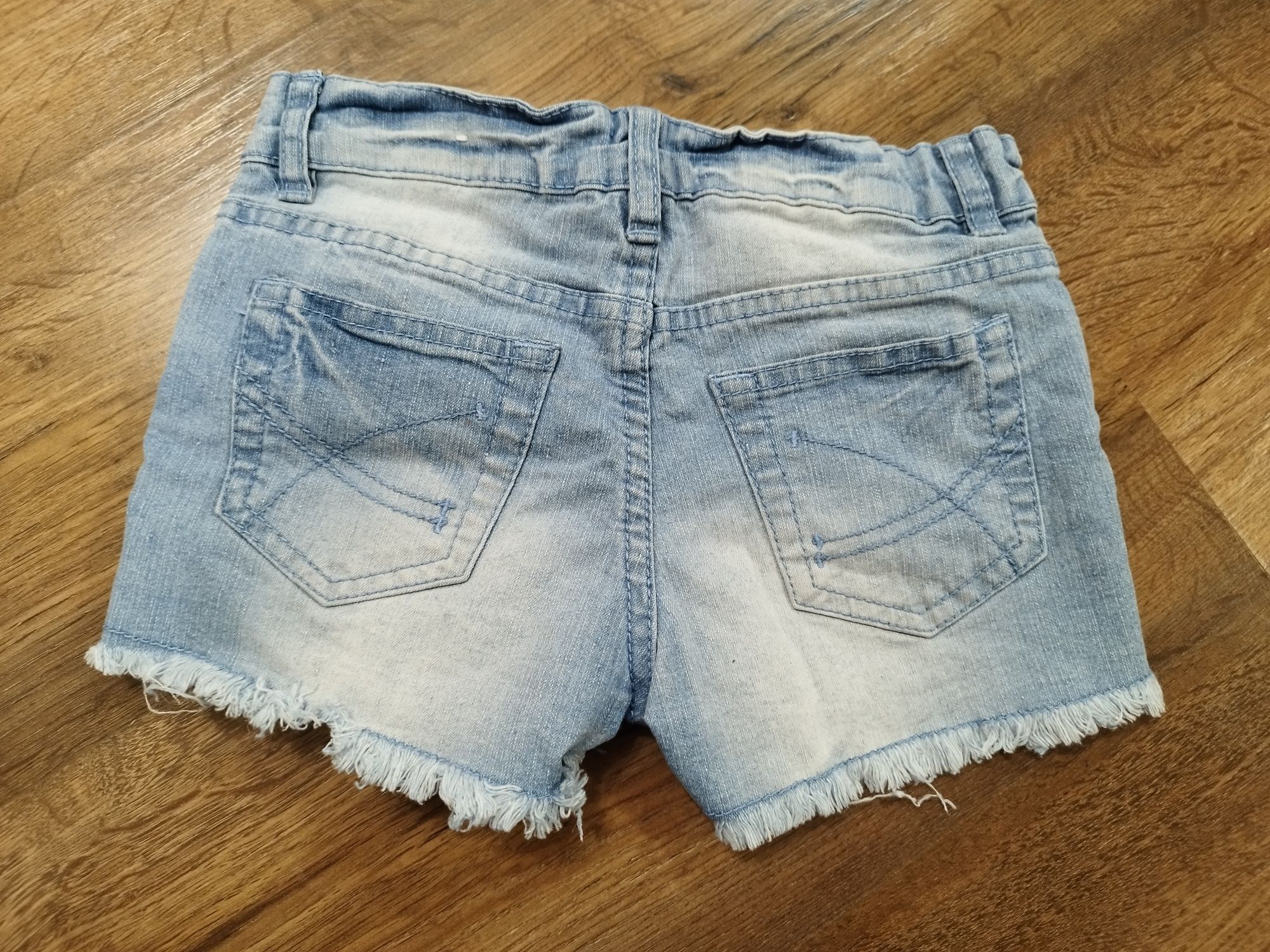 Krótkie spodenki jeansowe dla dziewczynki R.134 jasne